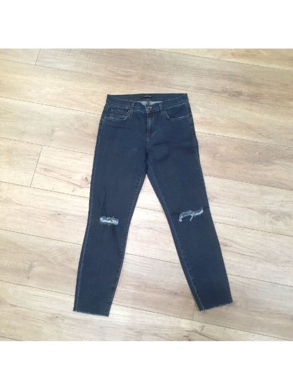 J Brand Skinny Distressed Capri in Dark Wash